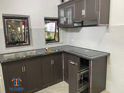 Tủ bếp nhôm màu cafe giá bình dân
