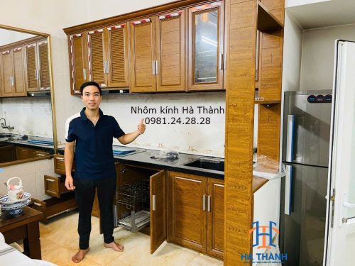 Tủ bếp nhôm nội thất Omega màu vân gỗ lim