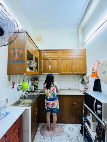 Tủ bếp nhôm vân gỗ giá rẻ