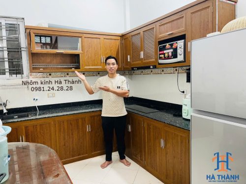 Tủ bếp nhôm cỏ màu vân giả gỗ