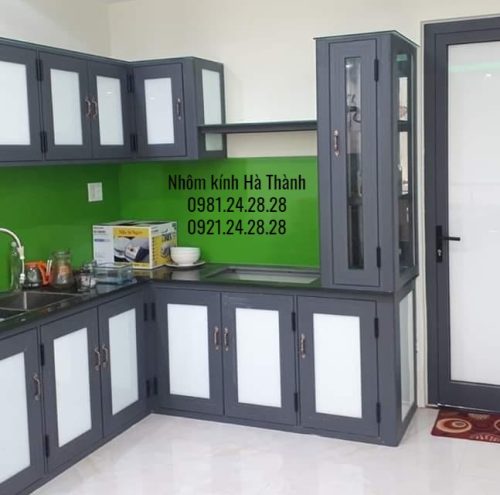 Tủ bếp nhôm hệ xingfa màu xám đá
