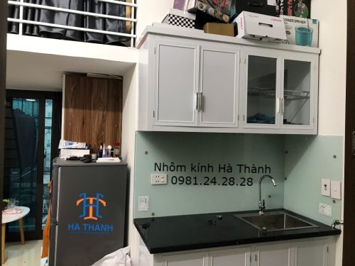 Tủ bếp nhôm màu trắng sơn tĩnh điện giá rẻ