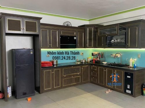 Tủ bếp nhôm màu vân gỗ trắc